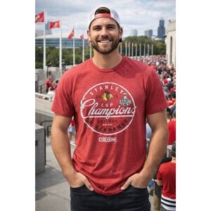 CCM Chicago Blackhawks Men's XL T Shirt 2015 Stanley Cup Champions Red NHL